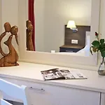 Ξενοδοχείο με διαμερίσματα Prince Studios