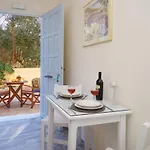 Prince Studios Aparthotel 3*