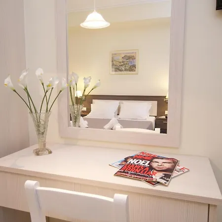 Aparthotel Prince Studios 3*