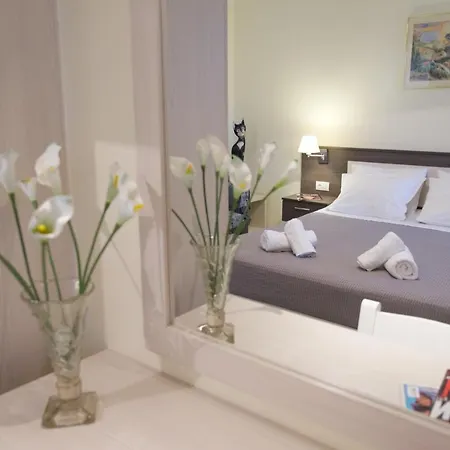 Prince Studios Apartahotel 3*